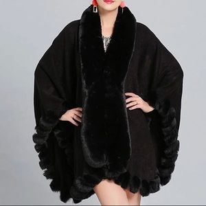 💥NEW Faux Fur Oversized Cape